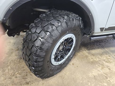Used 2024 Ford Bronco Wildtrak AWD/4WD image 33
