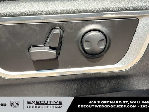 Used 2023 RAM 1500 Laramie AWD/4WD image 11