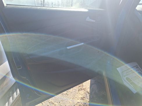 Used 2017 Ford Escape SE image 9