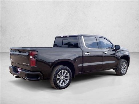 Used 2019 Chevrolet Silverado 1500 High Country w/ Technology Package AWD/4WD image 4