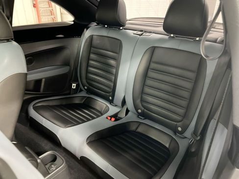 Used 2013 Volkswagen Beetle 2.0T image 21