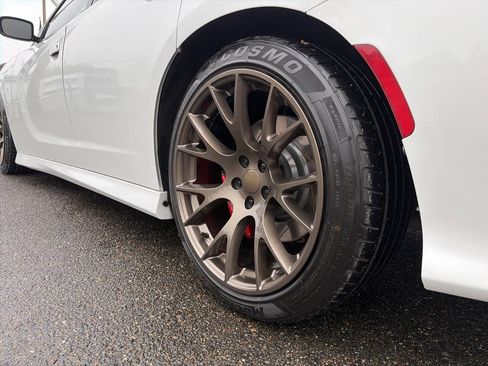 Used 2016 Dodge Charger R/T Scat Pack w/ Technology Group image 4