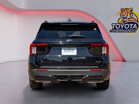 Used 2025 Ford Explorer ST-Line w/ ST-Line Street Pack image 6