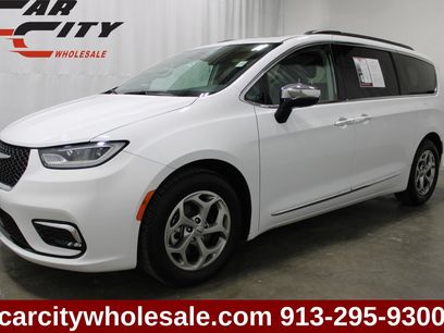 Used 2023 Chrysler Pacifica Limited