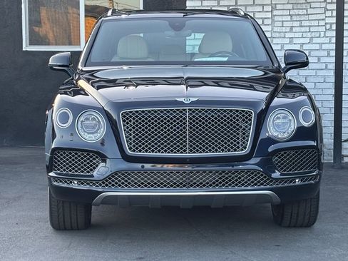 Used 2019 Bentley Bentayga AWD/4WD image 2
