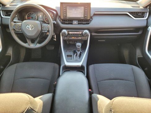 Used 2020 Toyota RAV4 LE image 16
