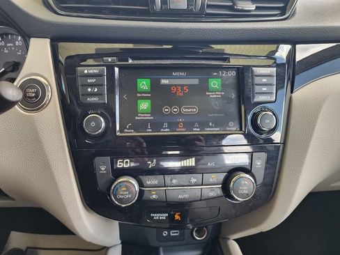 Used 2022 Nissan Rogue Sport SL w/ Premium Package FWD image 18