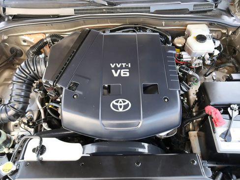 Used 2004 Toyota 4Runner Limited image 27