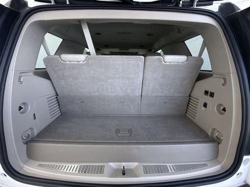 Used 2016 Cadillac Escalade Luxury image 36