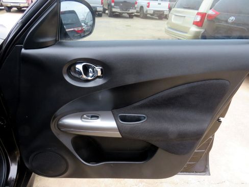 Used 2012 Nissan Juke S image 16