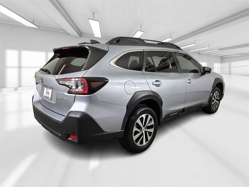 Certified 2024 Subaru Outback Premium image 7