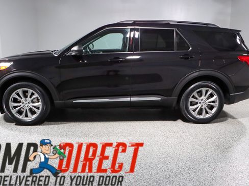 Used 2020 Ford Explorer XLT w/ Equipment Group 202A AWD/4WD image 10