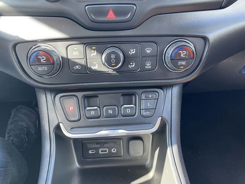 Used 2020 GMC Terrain SLT w/ Preferred Package AWD/4WD image 24