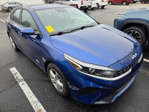Used 2023 Kia Forte LXS image 3