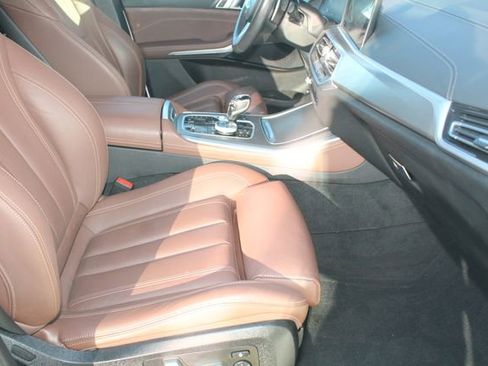 Used 2022 BMW X5 xDrive45e w/ M Sport Package image 3