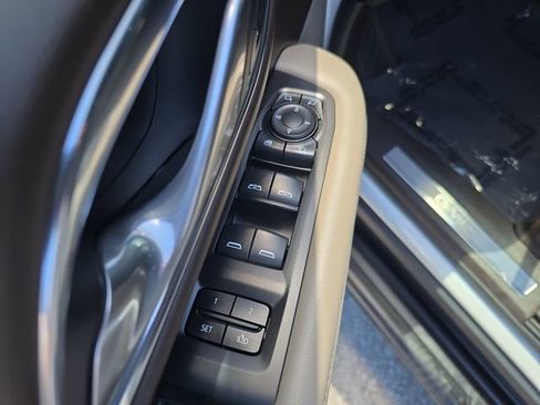 Certified 2022 GMC Yukon SLT w/ SLT Luxury Package RWD image 17