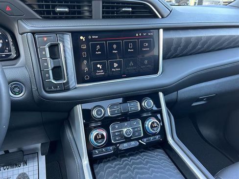 Used 2024 GMC Yukon XL Denali image 18