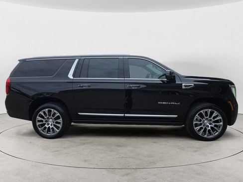 Certified 2025 GMC Yukon XL Denali w/ Sun & Power Step Package AWD/4WD image 4