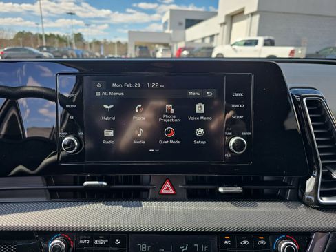 Used 2025 Kia Sportage LX image 24