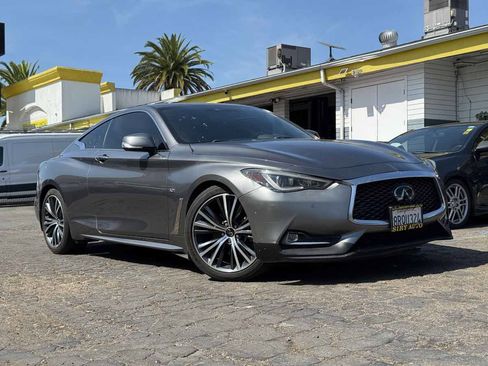Used 2020 INFINITI Q60 3.0t Luxe RWD image 2