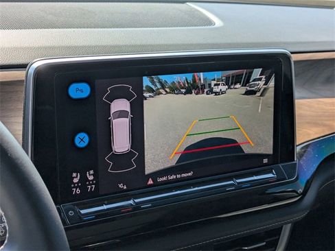 Used 2024 Volkswagen Atlas SE w/ Panoramic Sunroof Package image 21