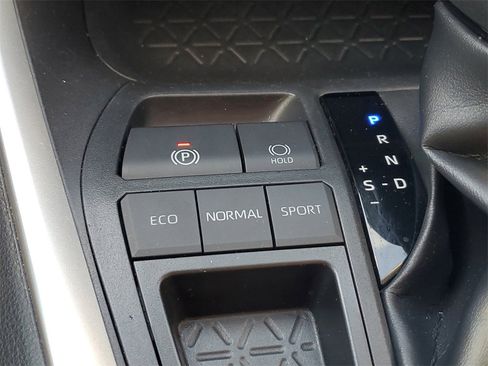 Used 2023 Toyota RAV4 LE image 29