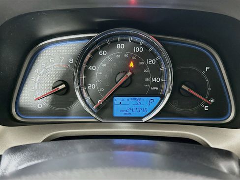 Used 2014 Toyota RAV4 Limited FWD image 18