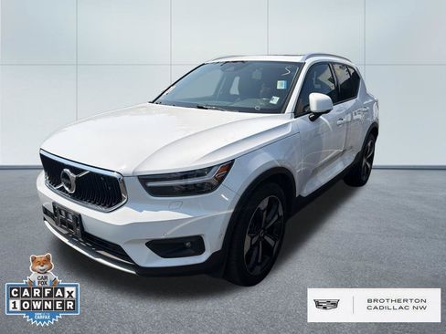 Used 2019 Volvo XC40 T5 Momentum AWD/4WD image 1