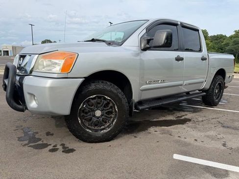 Used 2009 Nissan Titan SE w/ SE Drivers Convenience Pkg AWD/4WD image 5