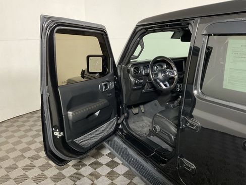 Used 2021 Jeep Wrangler Unlimited Sahara image 18