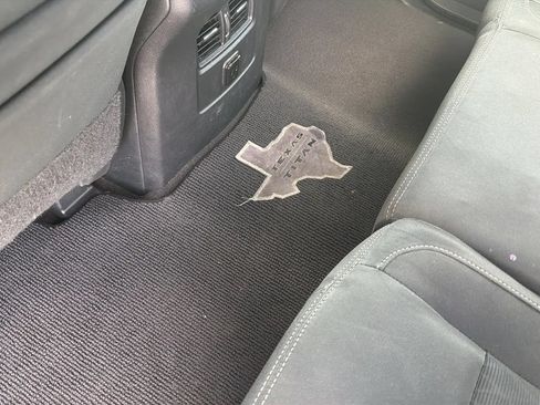 Used 2017 Nissan Titan SV AWD/4WD image 26