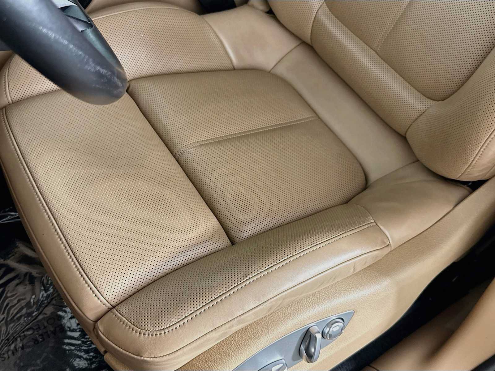 Used 2022 Porsche Macan AWD/4WD image 22