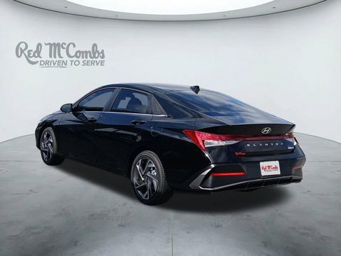 New 2026 Hyundai Elantra Limited FWD image 3