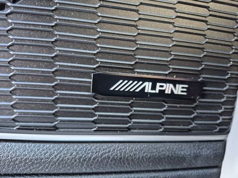 Used 2023 Jeep Grand Cherokee Trailhawk w/ Luxury Tech Group III image 17