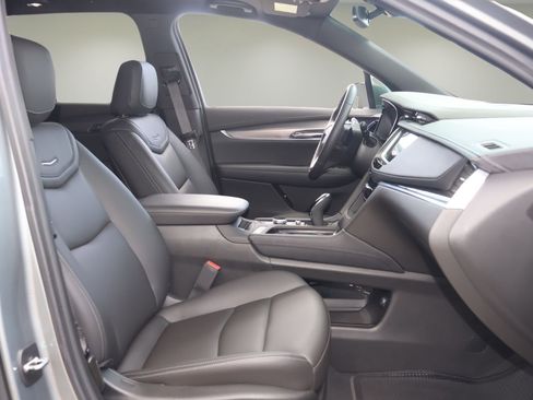 Used 2023 Cadillac XT6 Luxury FWD image 17