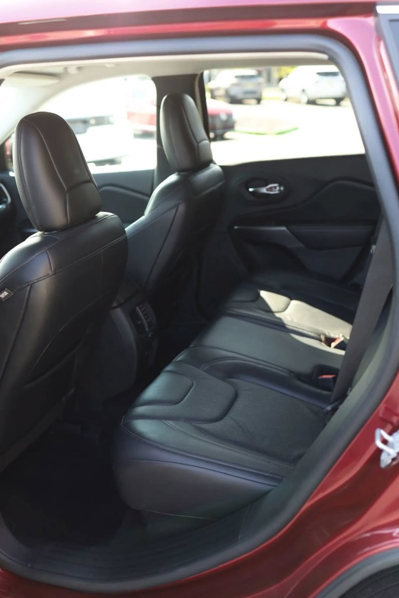 Used 2020 Jeep Cherokee Limited AWD/4WD image 33