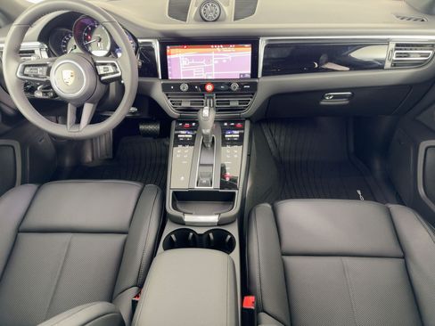 Certified 2026 Porsche Macan AWD/4WD image 17