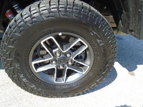 Used 2026 Jeep Gladiator Mojave AWD/4WD image 32