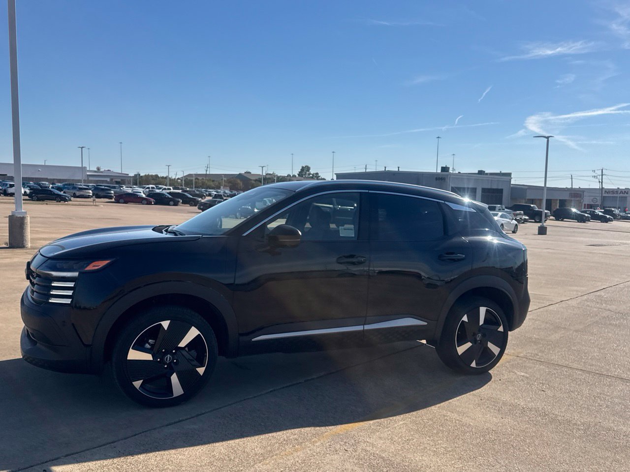 Certified 2026 Nissan Kicks SR FWD image 12