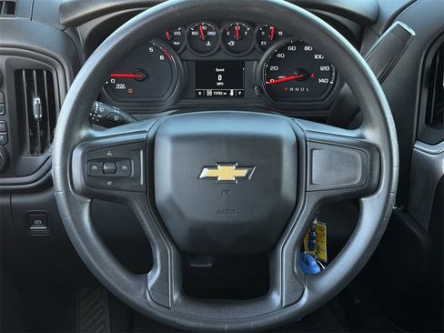 Used 2022 Chevrolet Silverado 2500 Custom w/ Custom Value Package image 13