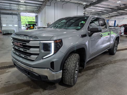 Used 2023 GMC Sierra 1500 SLE AWD/4WD image 7