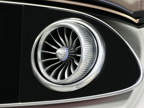 Used 2023 Mercedes-Benz EQS 580 EQS 580 4MATIC Sedan 4D image 90