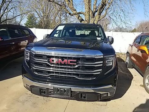 Certified 2025 GMC Sierra 1500 SLT image 10