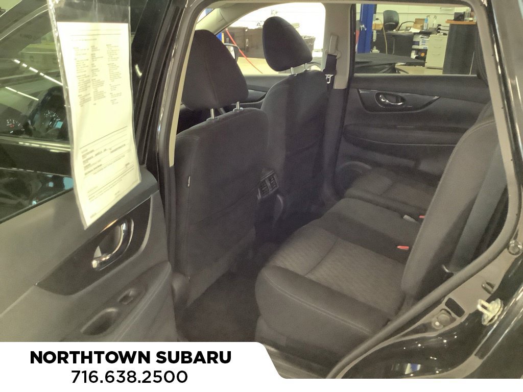 Used 2020 Nissan Rogue SV AWD/4WD image 12