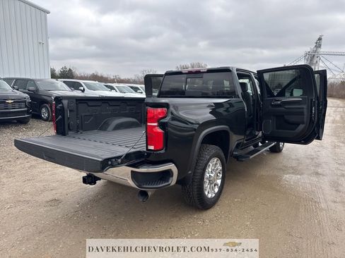 Used 2025 Chevrolet Silverado 2500 LTZ w/ LTZ Plus Package image 37