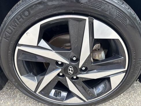 Used 2023 Hyundai Elantra SEL w/ Convenience Package FWD image 10