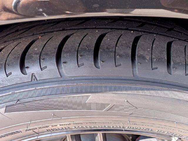 Used 2021 Chevrolet Camaro LT RWD image 28