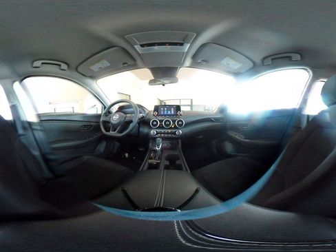 Used 2025 Nissan Sentra S image 40