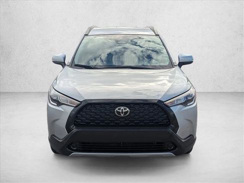 Used 2023 Toyota Corolla Cross LE image 2
