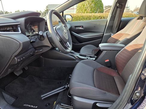 Used 2025 Toyota Corolla SE image 4